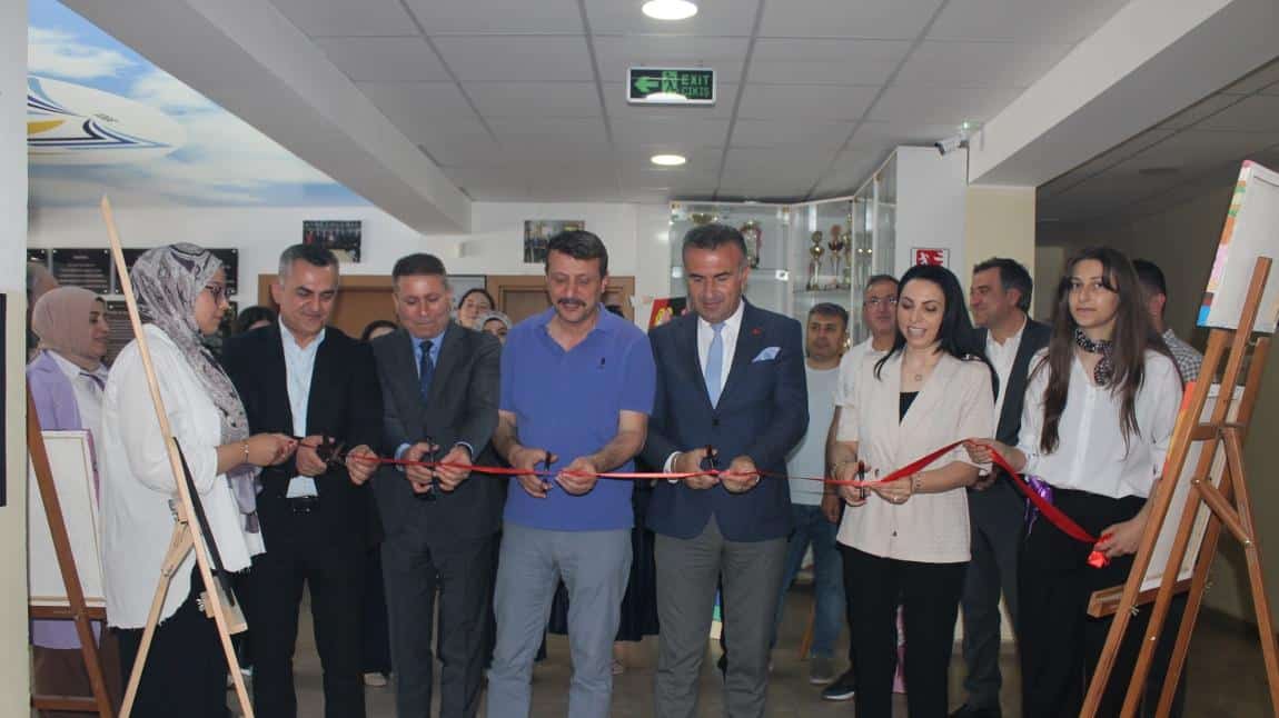OKULUMUZDA RESİM SERGİ AÇILIŞI YAPILDI